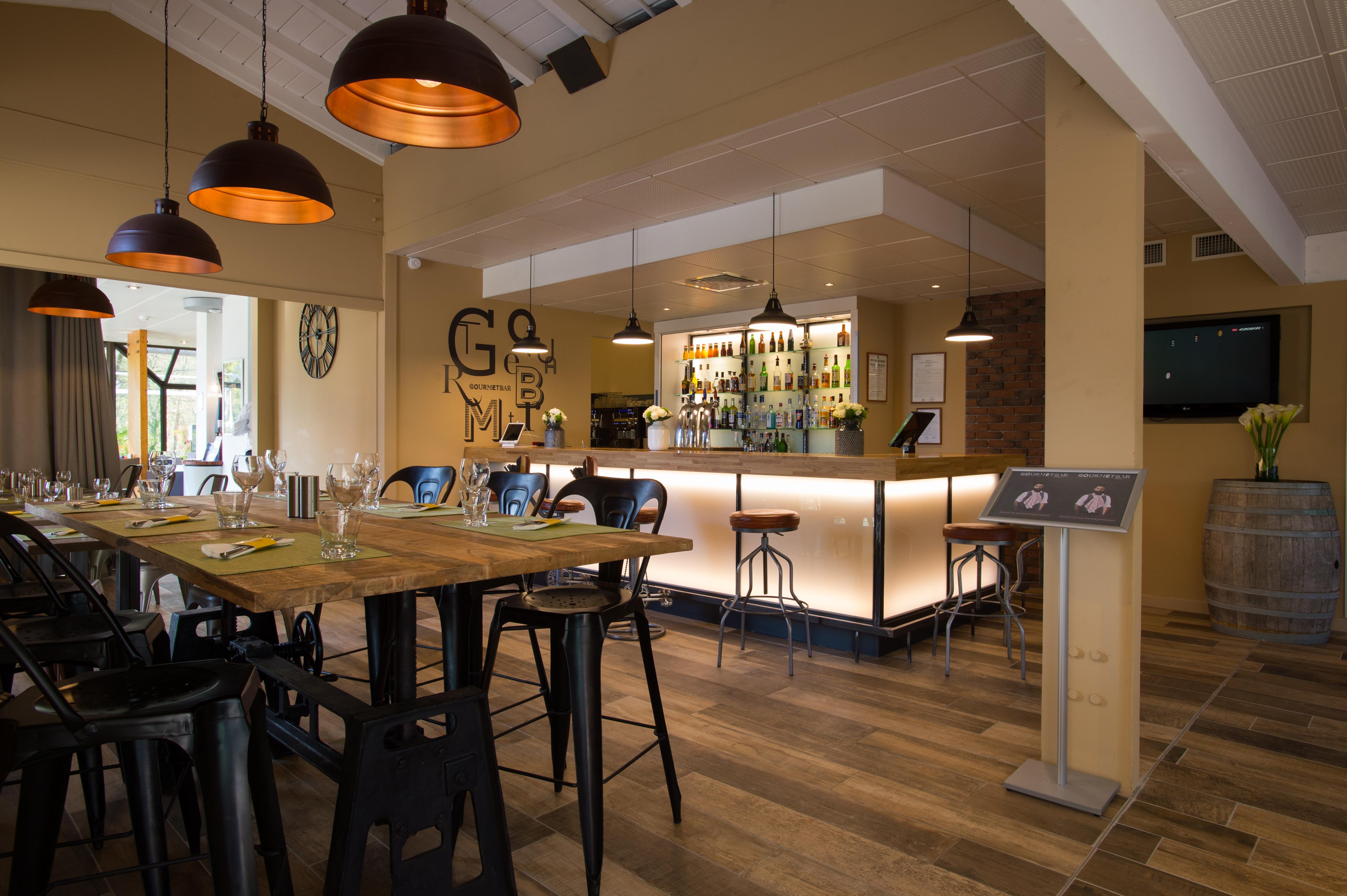 Novotel Pont De L'arc Hotel 4*