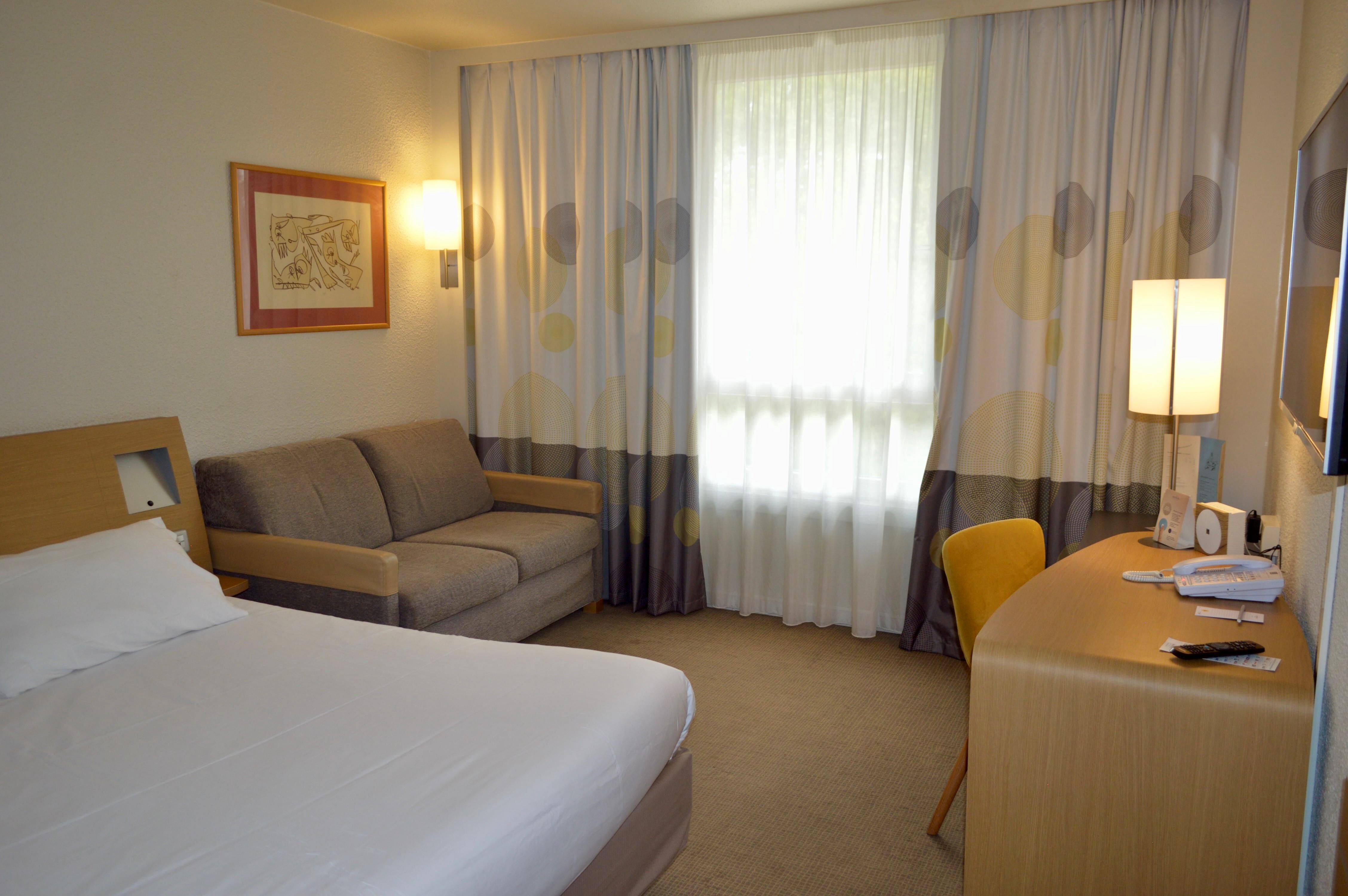 Hotel Novotel Pont De L'arc 4*