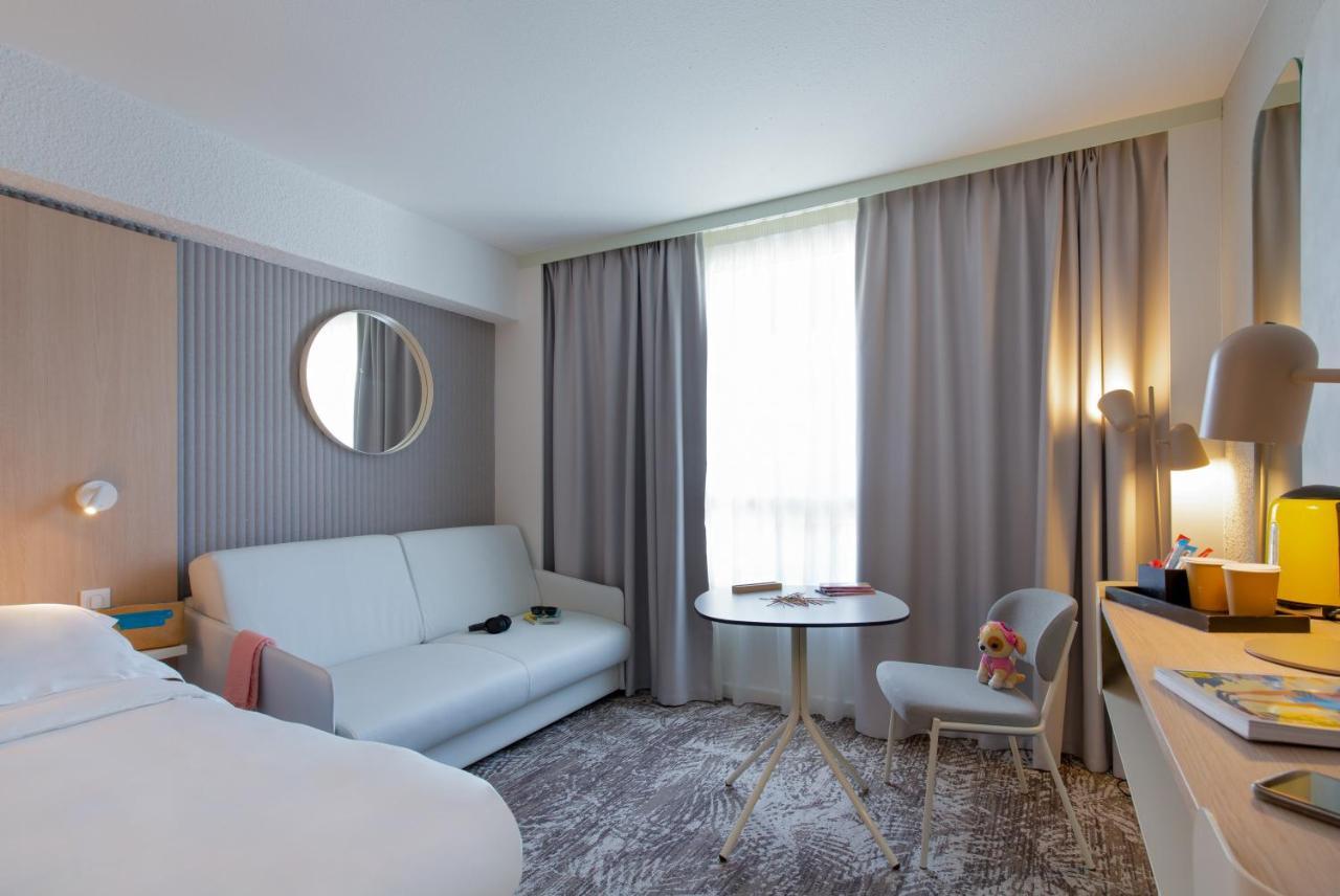 Novotel Pont De L'arc Hotel 4*