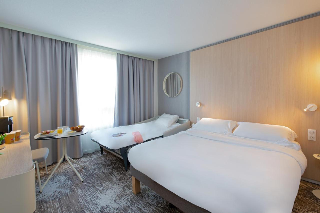 Hotel Novotel Pont De L'arc